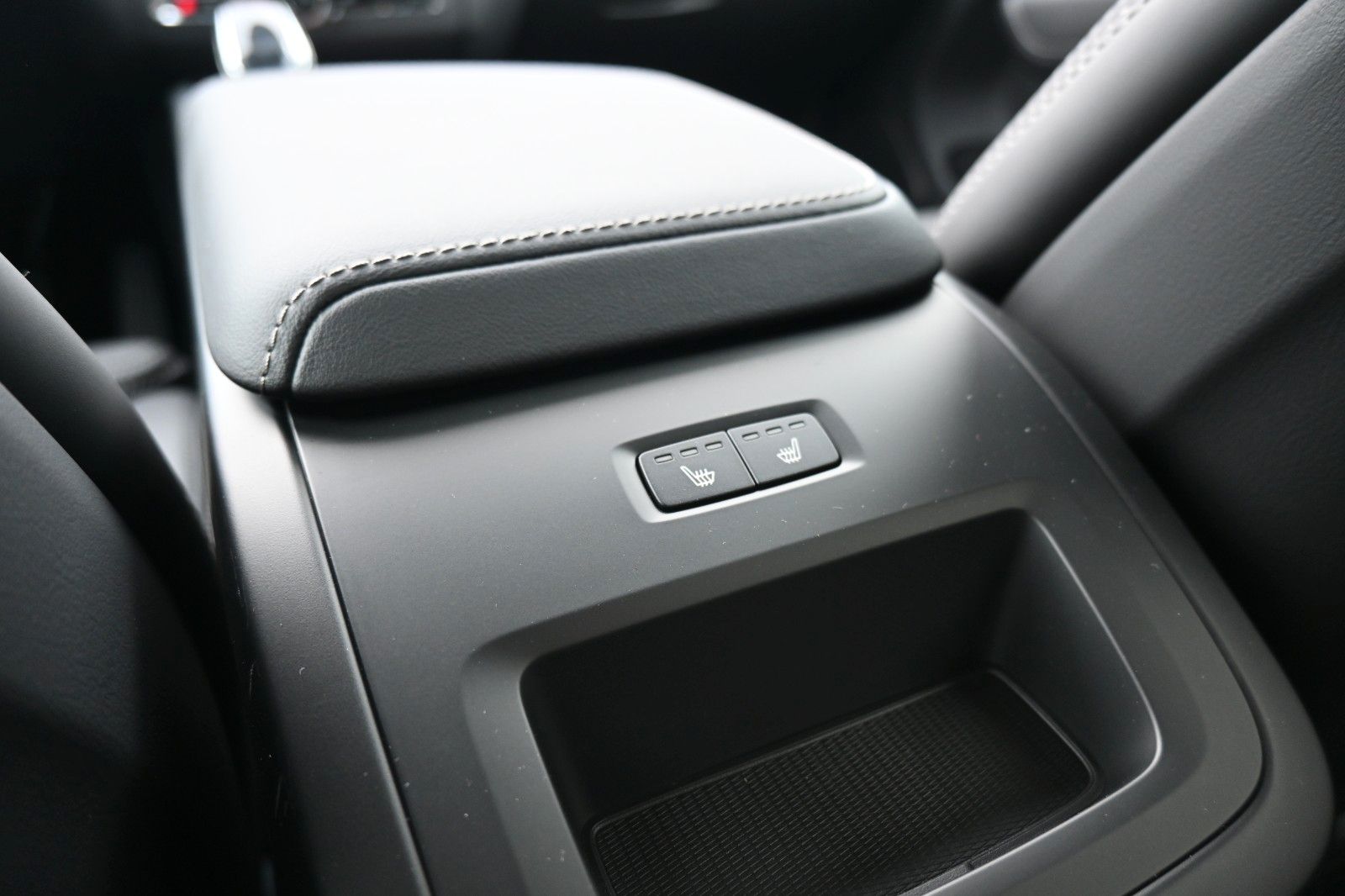 Volvo XC60 B4 D Autom. Plus Dark*STDHZG*360°*H&K*ACC