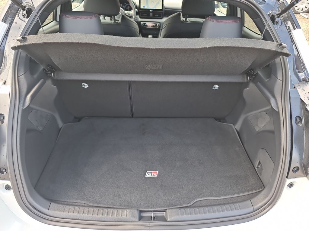 Toyota Yaris Hybrid 130PS 1.5 GR SPORT