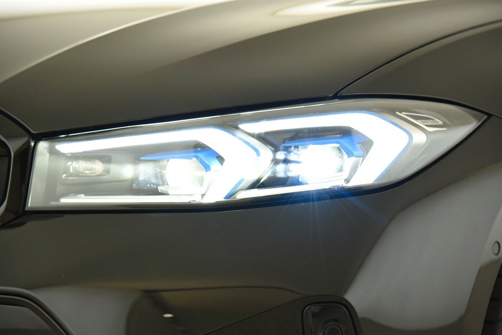 BMW 320d Touring xDrive M Sport - Samsaru's Car Outlet