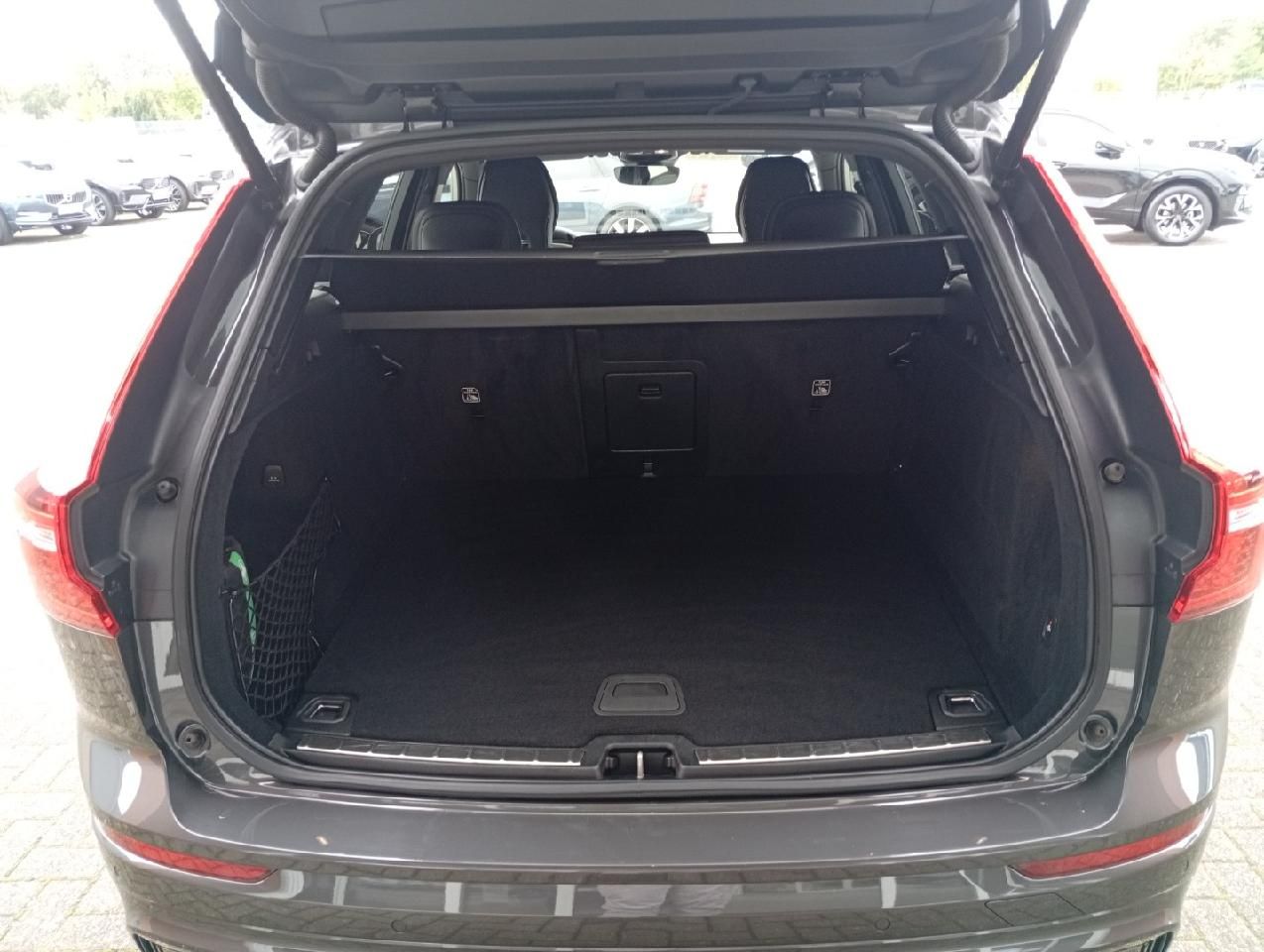 Volvo XC60 B4D Gear. Ultimate Dark AWD/Head-UP/Pano-D.