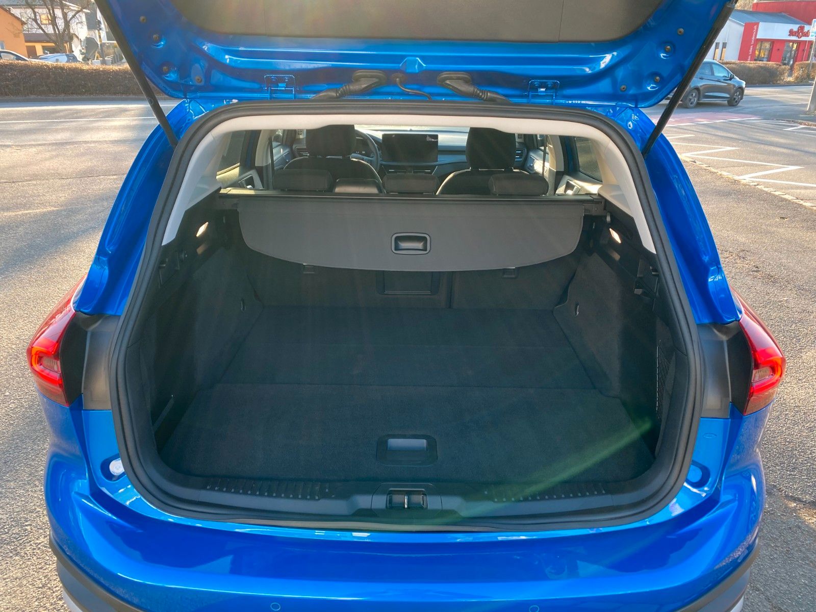Ford Focus Turnier Active X 1,0EcoBoost*Automatik*Nav
