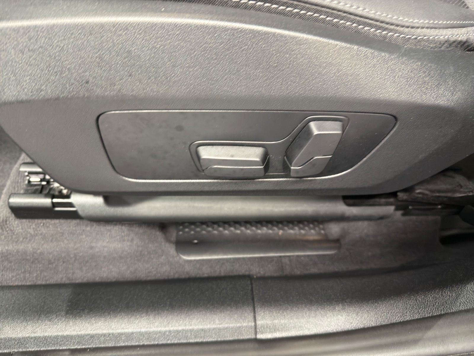 BMW X1 23 d xDrive xLine - Samsaru's Car Outlet