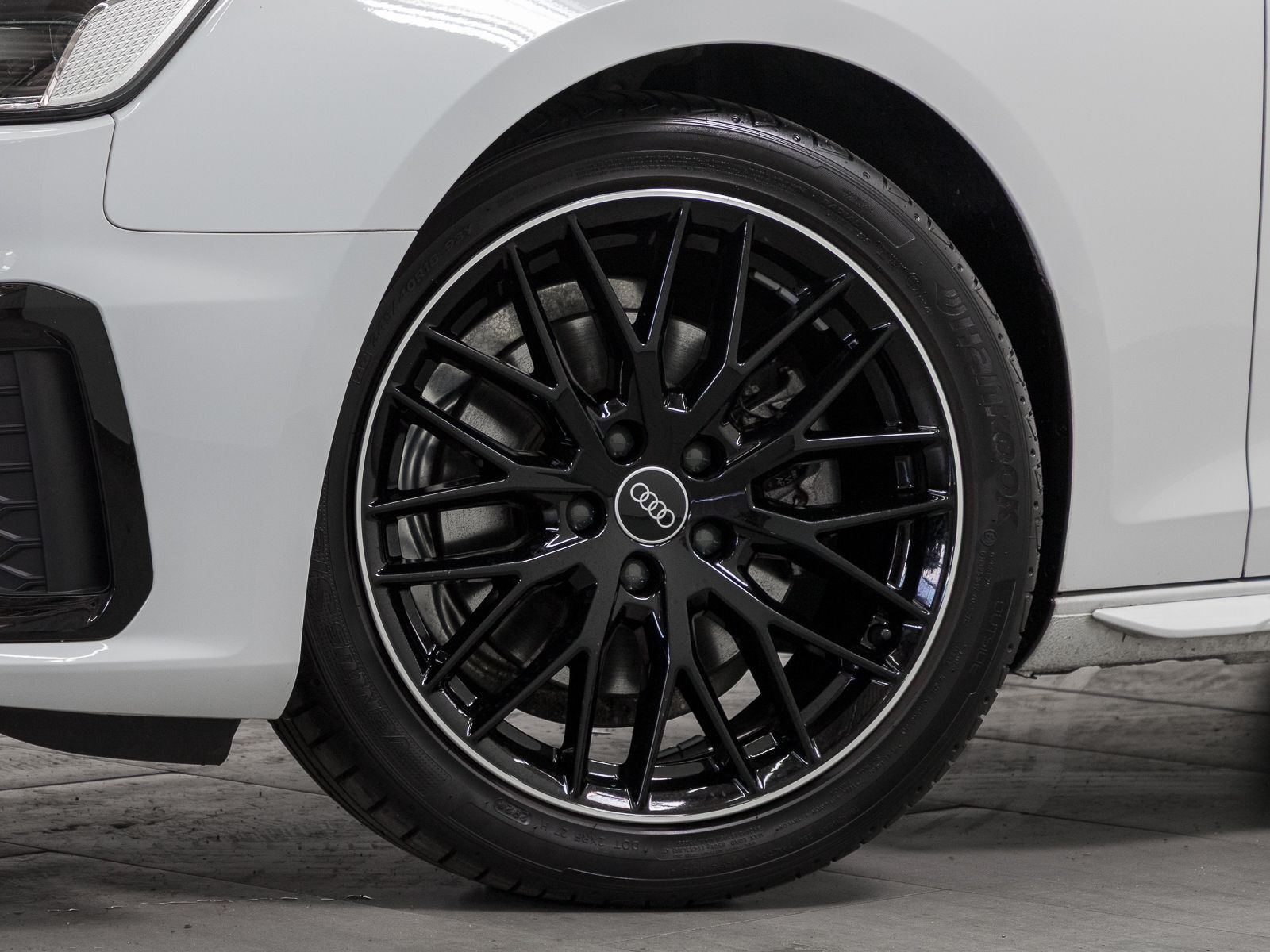 Audi A4 Avant 35 TFSI S LINE - Samsaru's Car Outlet