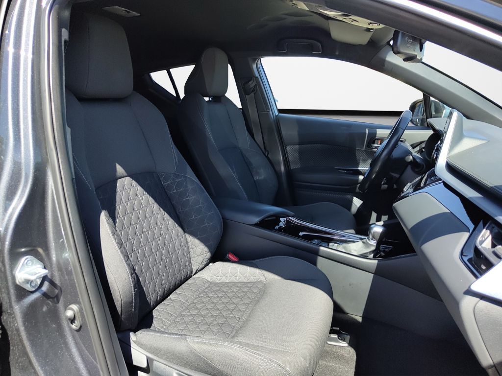Toyota C-HR 2.0 Hybrid - Samsaru's Car Outlet