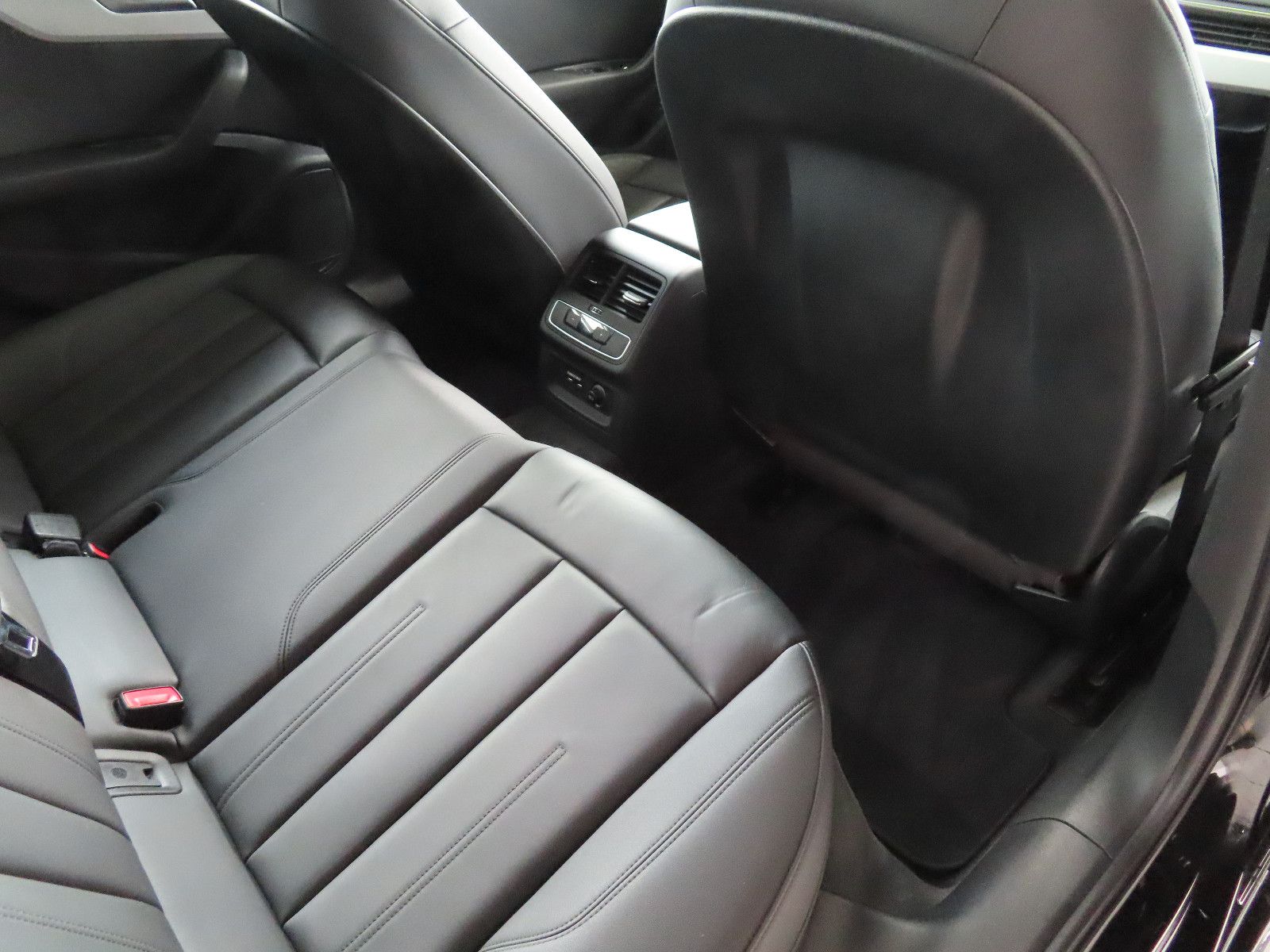 Audi A4 Avant 40 TDI advanced - Samsaru's Car Outlet