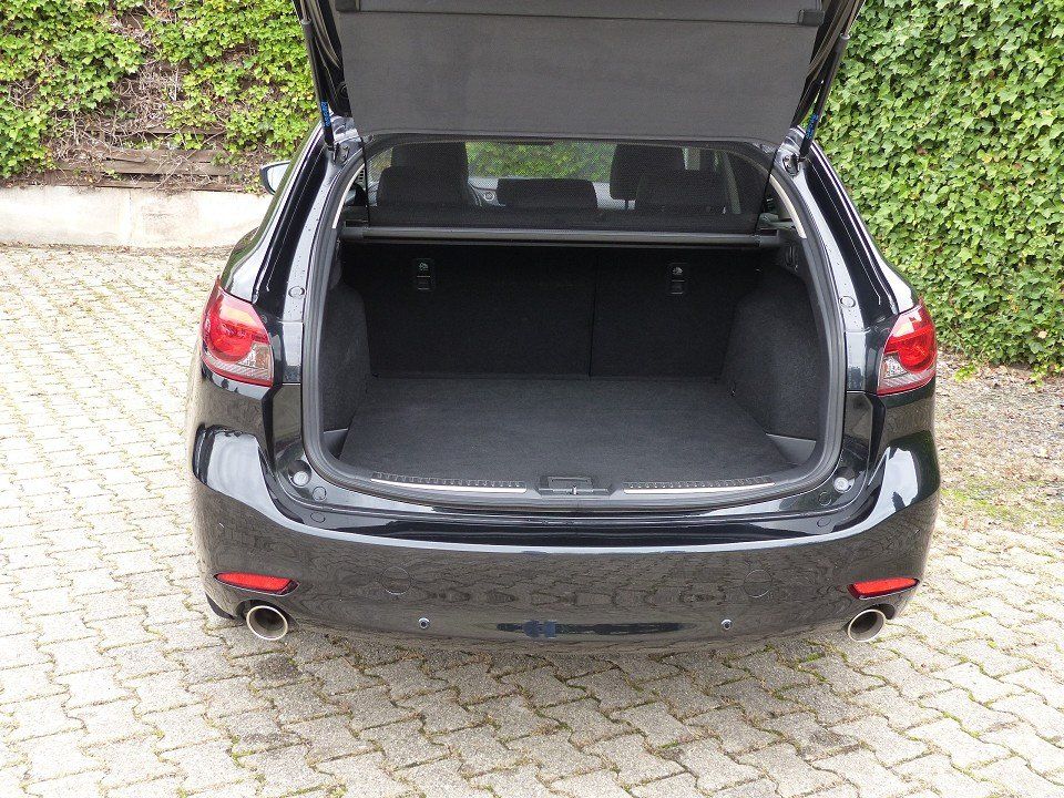 Mazda 6 KOMBI SKYACTIV-G 194 PS  SPORTS-LINE mit LEDER