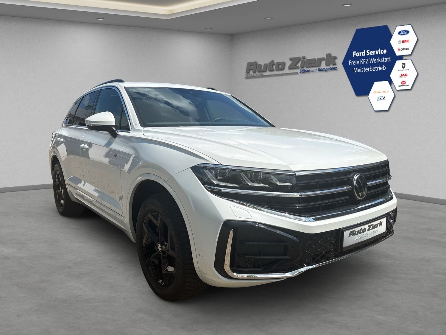 Volkswagen Touareg 3.0 TDI 4Motion R-Line ACC IQ.LIGHT PANO