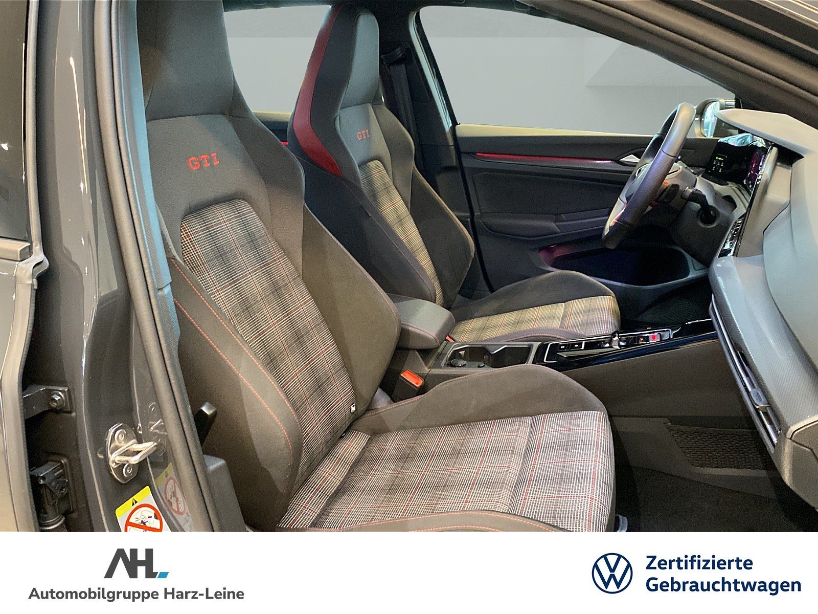 Volkswagen Golf GTI VIII 2.0 TSI - Samsaru's Car Outlet