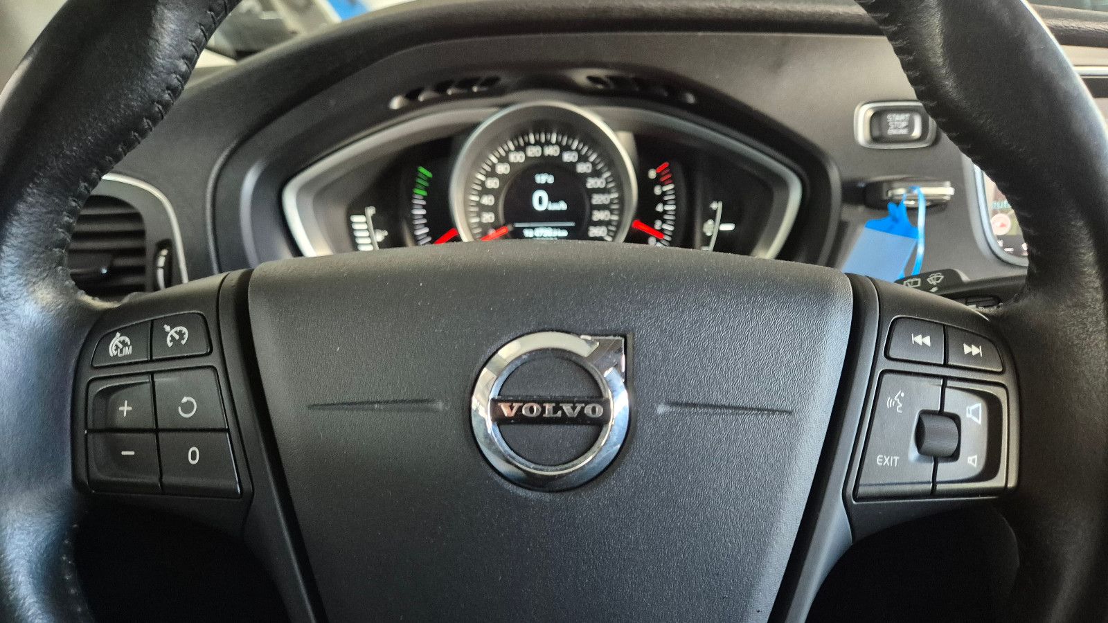 Volvo V40 Kinetic/LED/Navi/PTS/RFK/SHZ/Temp