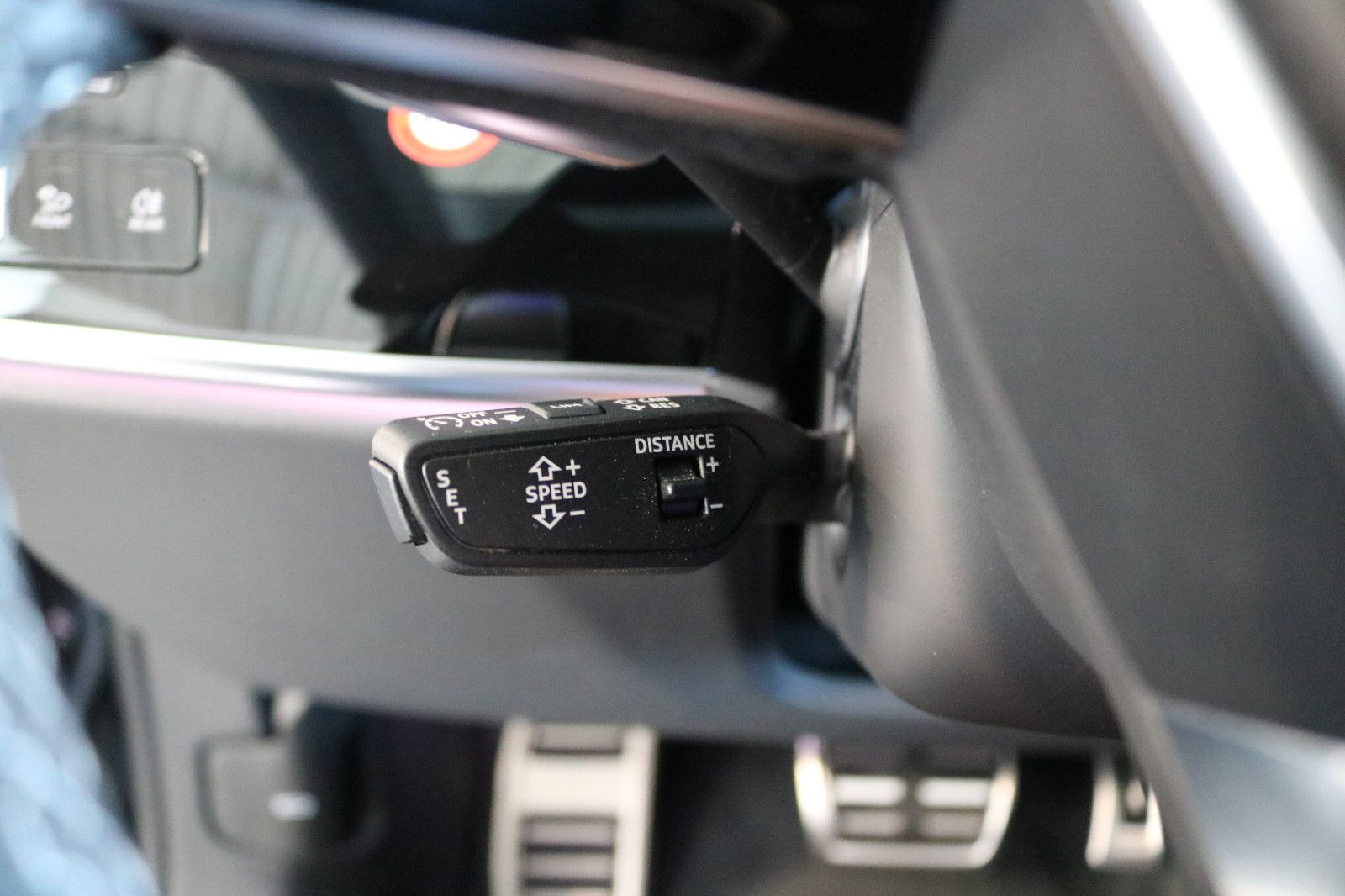 Audi A8 L 60 TFSI e Lang S line - Samsaru's Car Outlet
