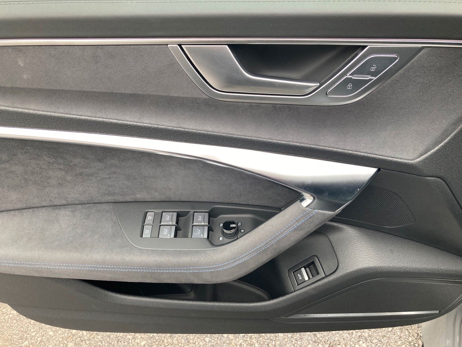 Audi RS6 quattro perf. 5J.Gar./HuD/KeramiK/Schale/305