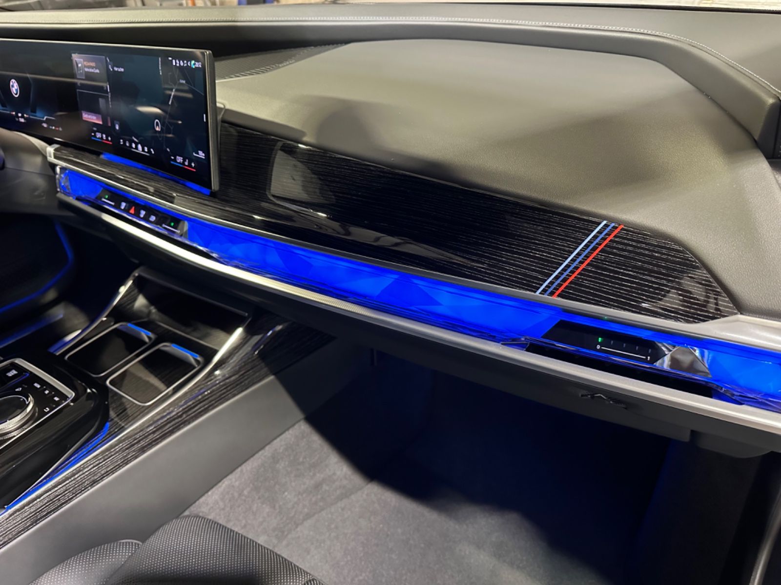 BMW 740 d xDrive M Sport  Fond Entertainment,TV