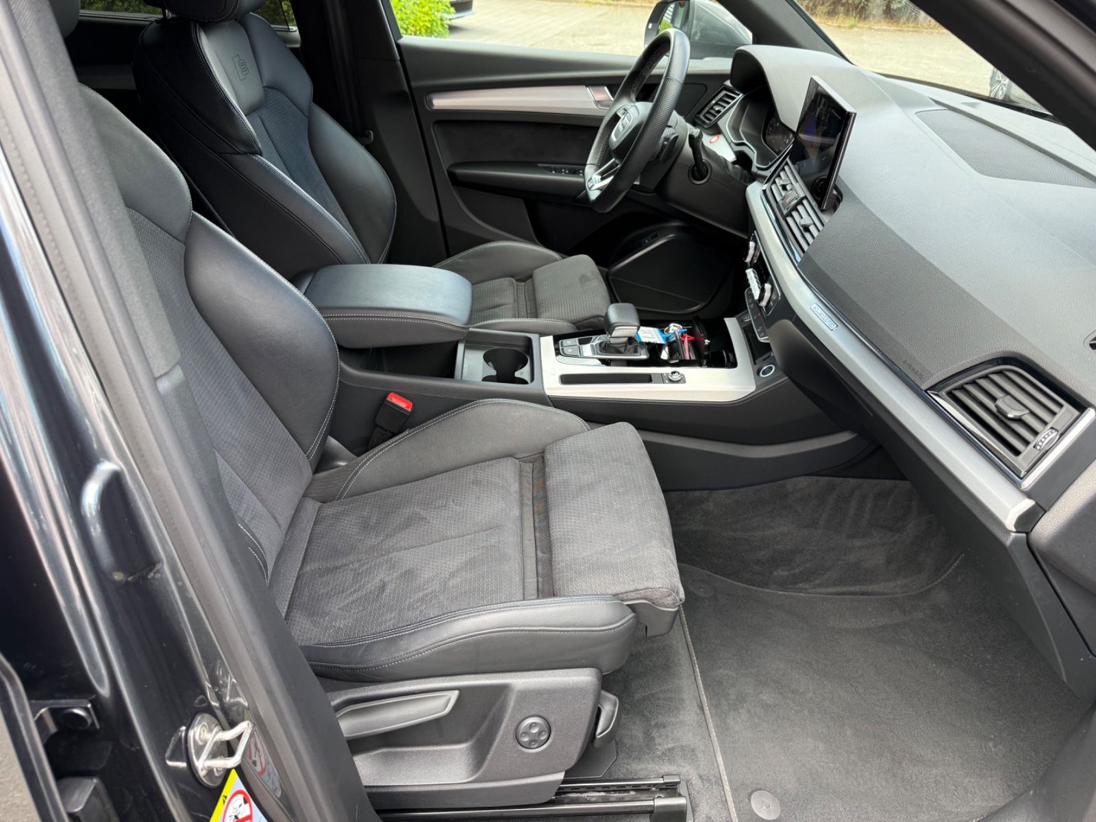 Audi Q5 40 TDI quattro S line - Samsaru's Car Outlet