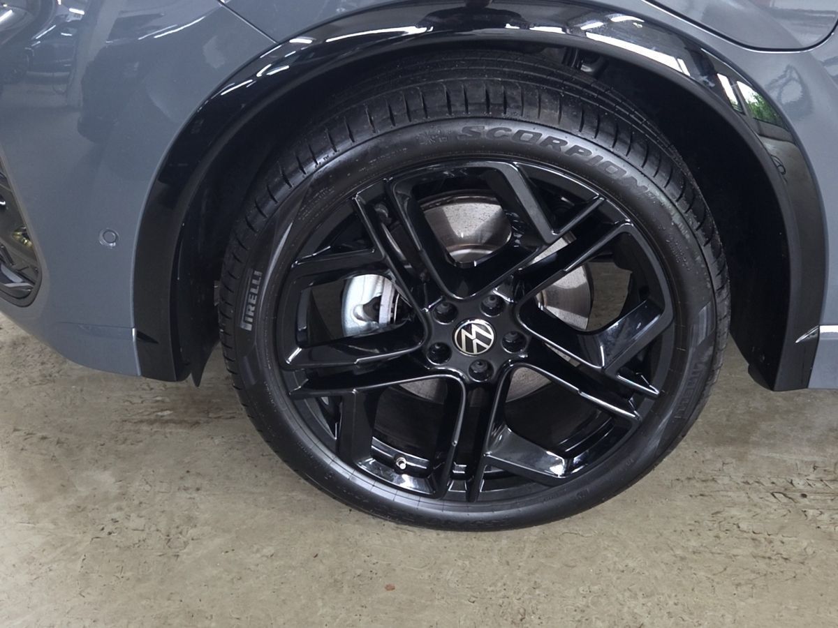 Volkswagen Tiguan R-Line 1.5  eHybrid OPF AHK|HUD|360°
