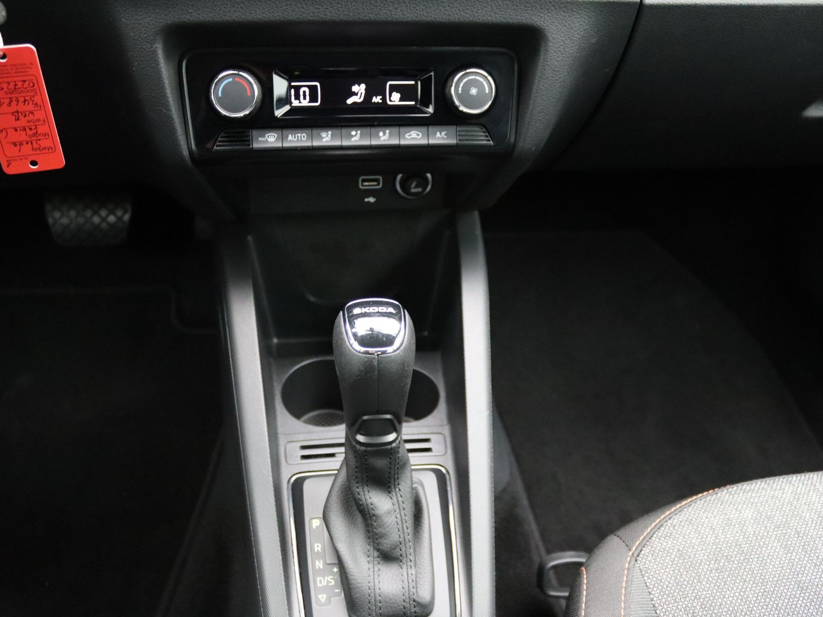 Skoda Fabia Combi 1.0 TSI DSG - Samsaru's Car Outlet