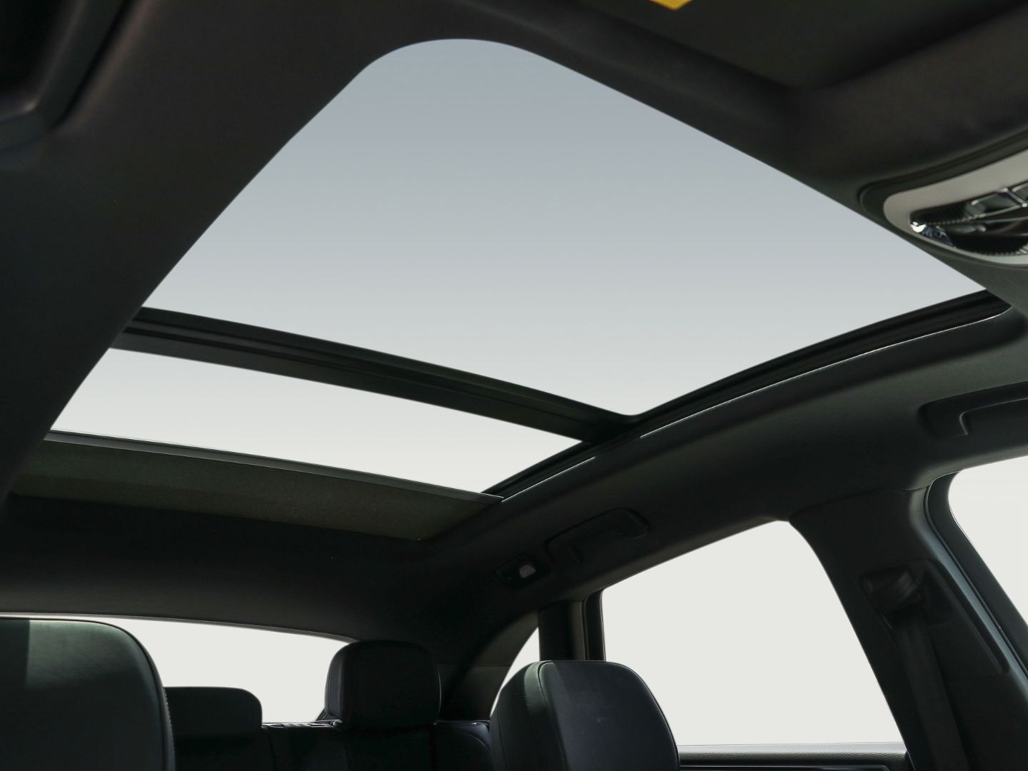 Porsche Macan S - Samsaru's Car Outlet