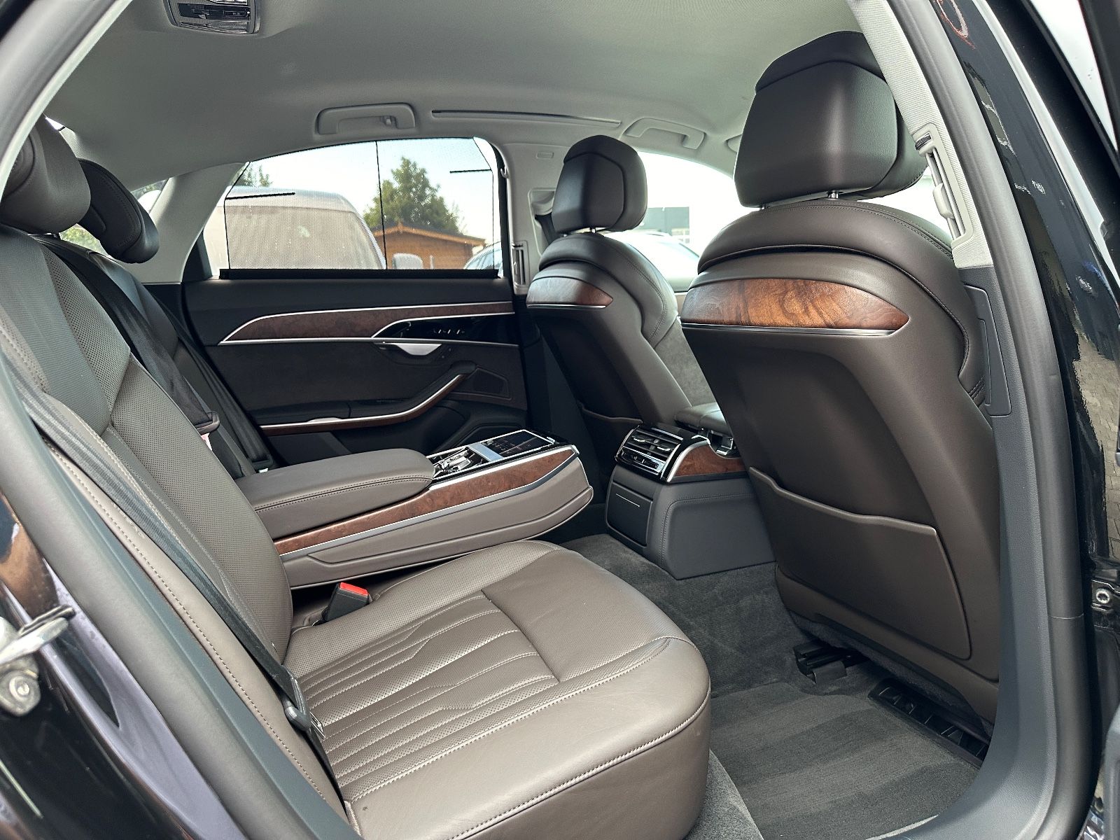 Audi A8 50 TDI SPORT - Samsaru's Car Outlet