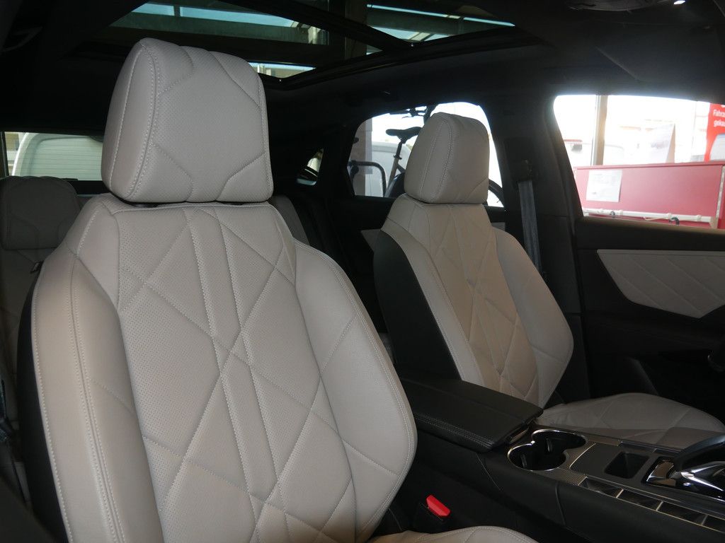 DS Automobiles DS 7 Crossback E-Tense Rivoli 4x4 ACC LED PANO