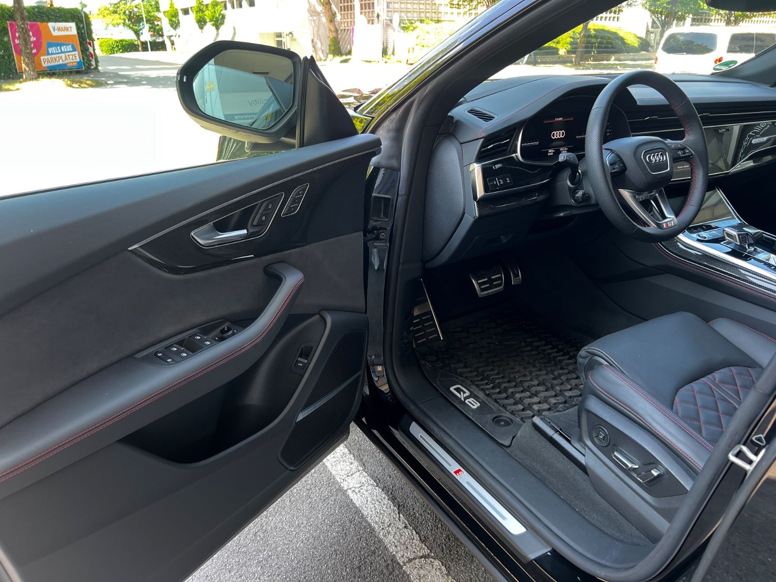 Audi Q8 50 TDI qu S Line Competition+ - Samsaru's Car Outlet