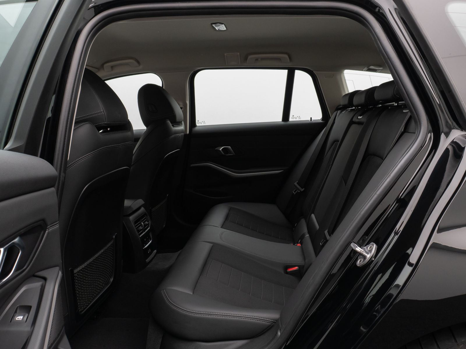 BMW 320d Sport - Samsaru's Car Outlet