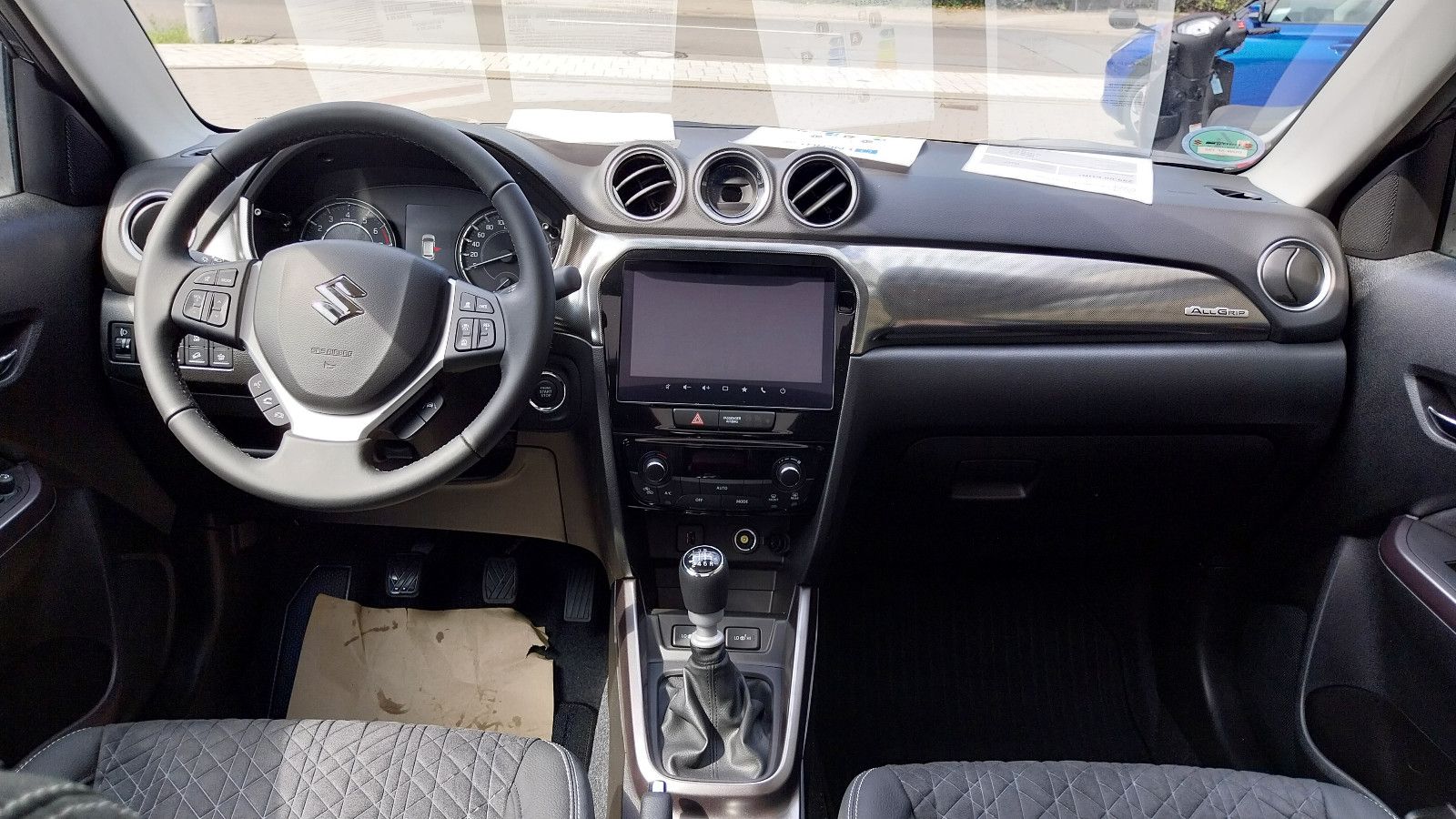 Suzuki Vitara 1.4 Hybrid Comfort+ Allgrip - Samsaru's Car Outlet