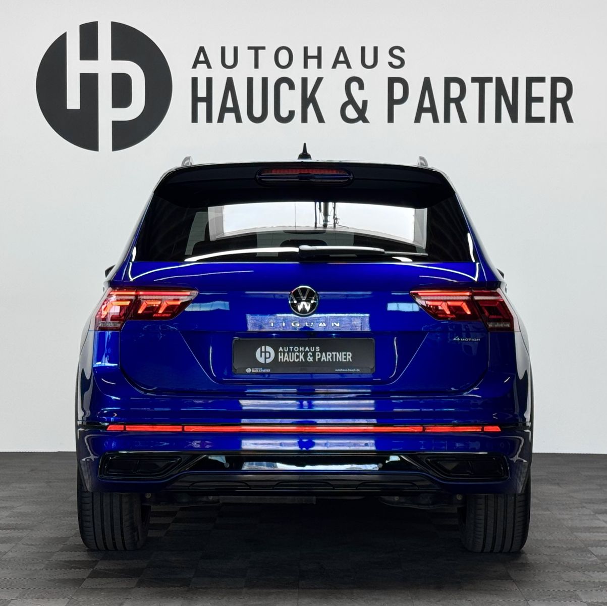 Volkswagen Tiguan R-Line 4M - Samsaru's Car Outlet