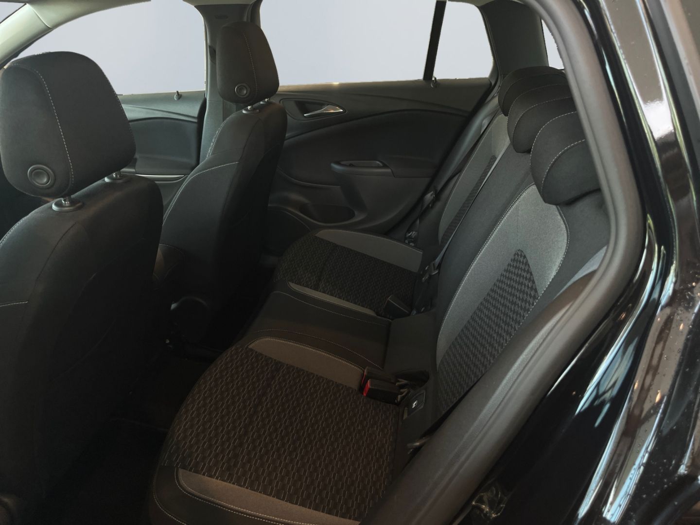 Opel Astra 1.5 D ST Edition - Samsaru's Car Outlet