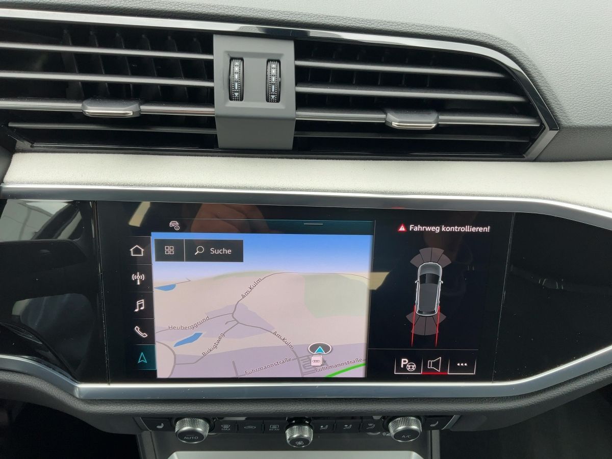 Audi Q3 40 TFSI QU S-TR ADVANCED - Samsaru's Car Outlet