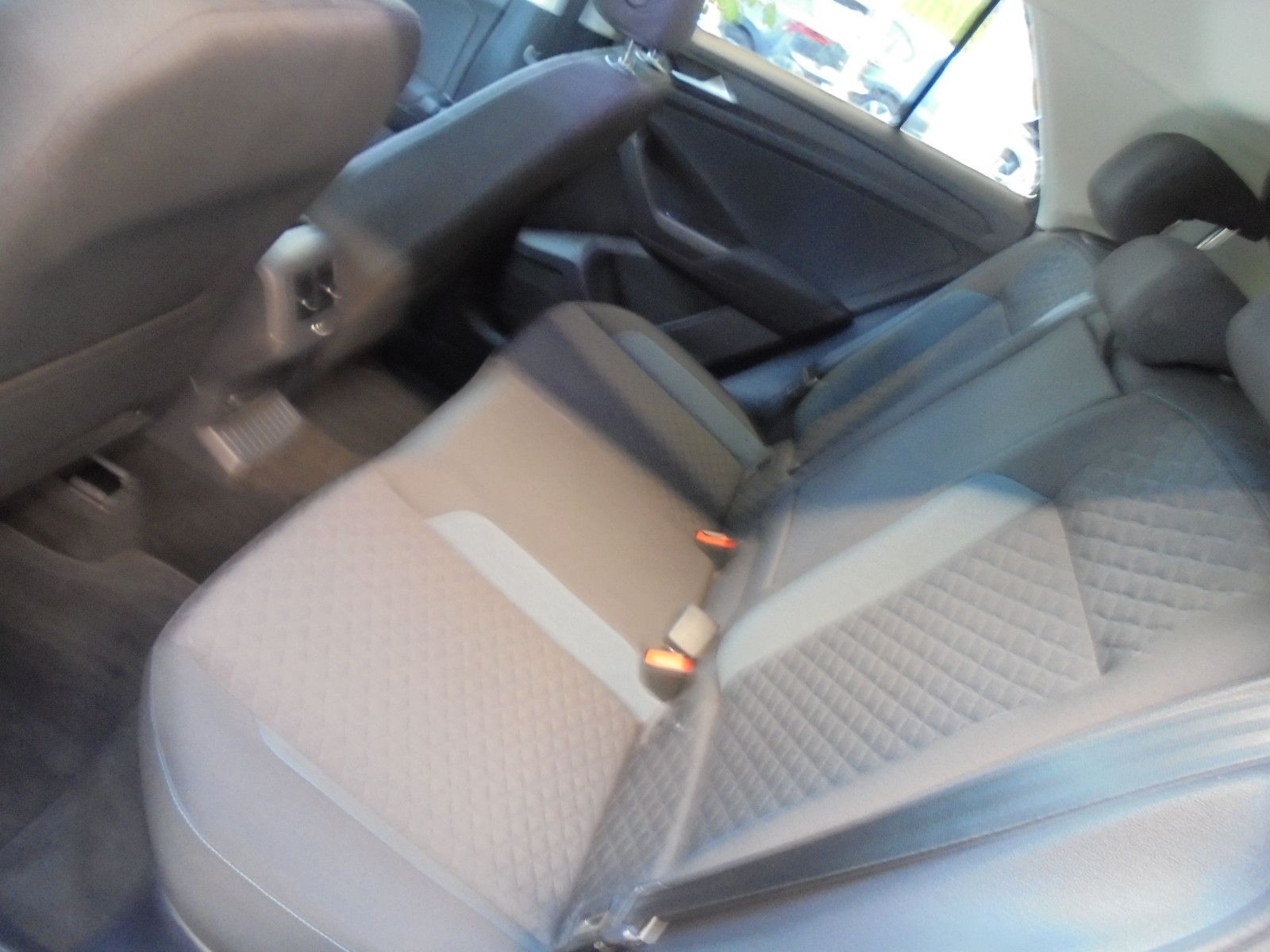 Volkswagen T-Roc 2.0TDI DSG - Samsaru's Car Outlet