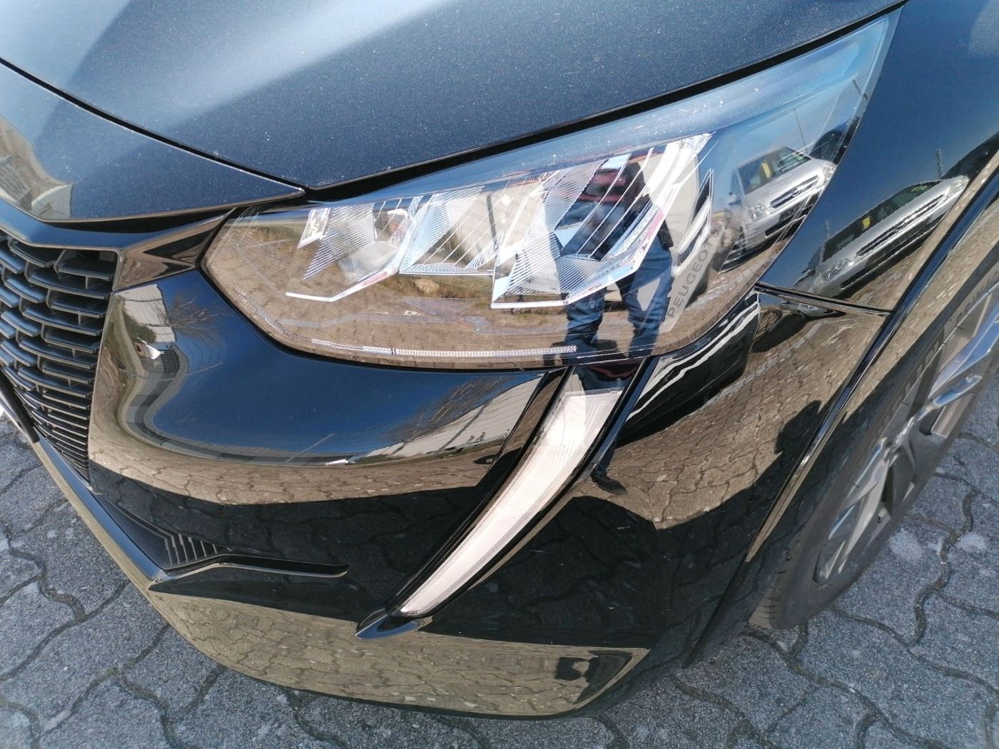 Peugeot 208 e- Allure - Samsaru's Car Outlet
