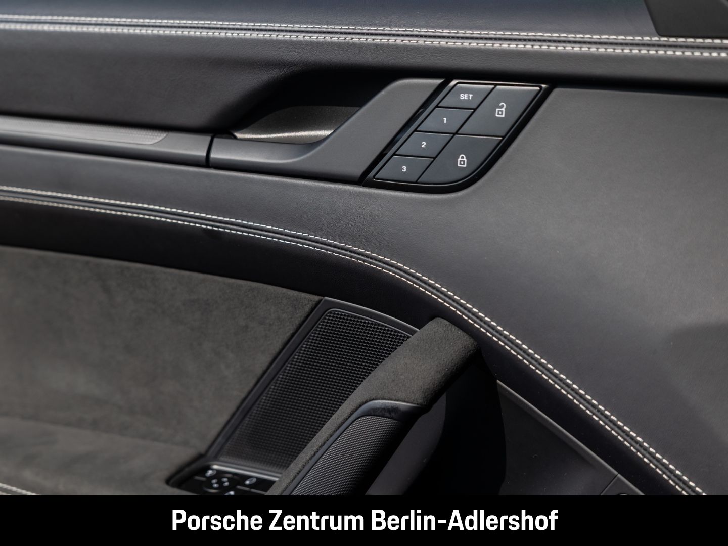 Porsche 992 911 Targa 4 GTS BOSE Sportabgasanlage LED