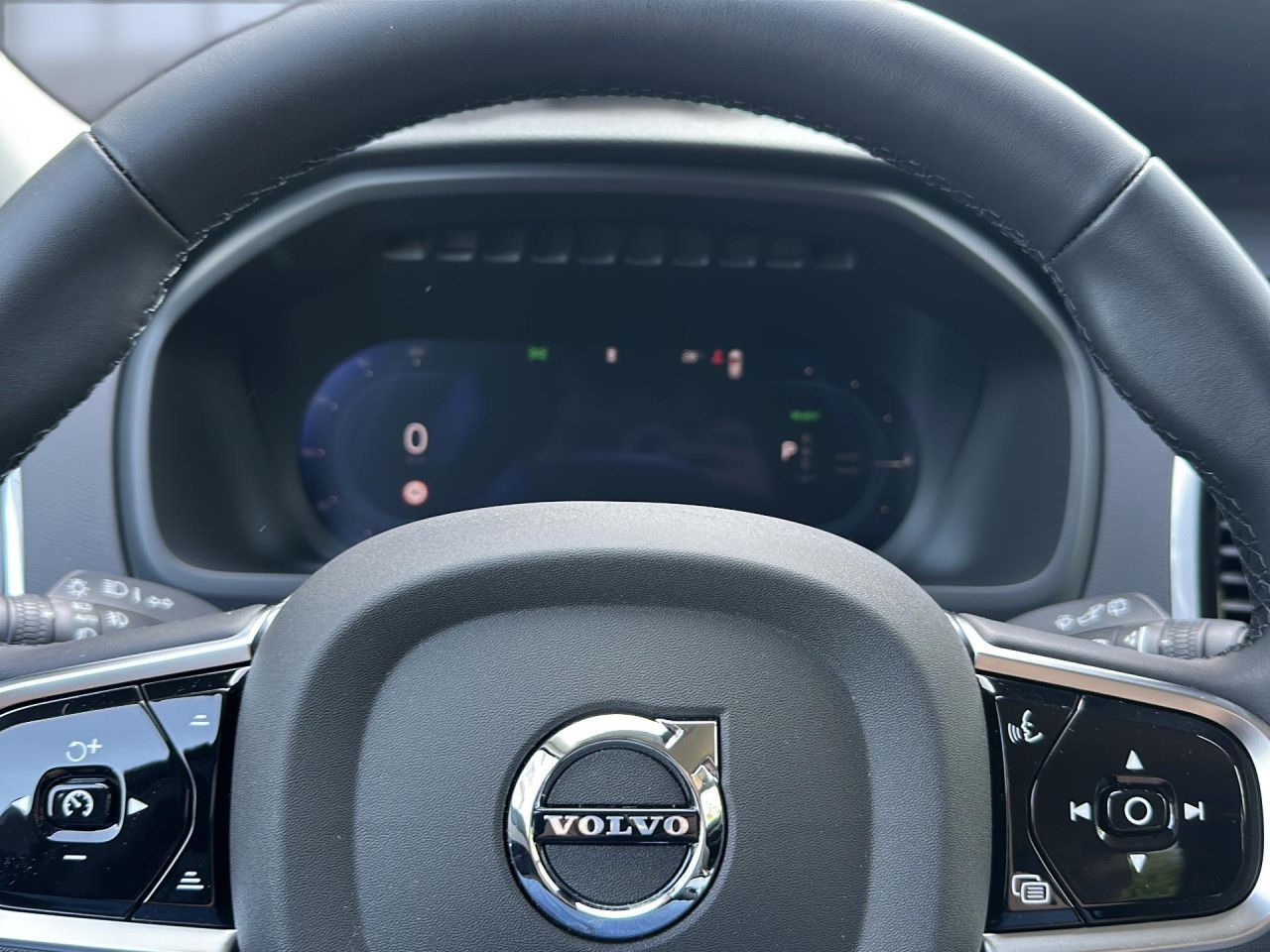 Volvo XC 90 Core Recharge Plug-In Hybrid AWD Bluetooth