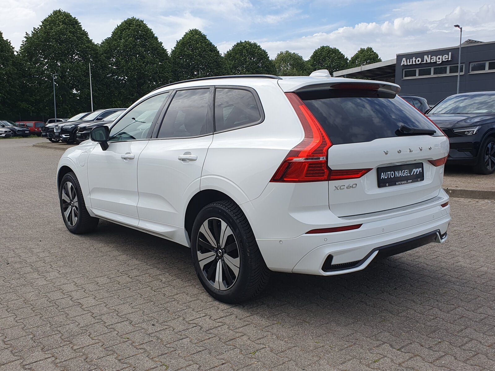 Volvo XC60 Recharge T6 R-Design PANO|