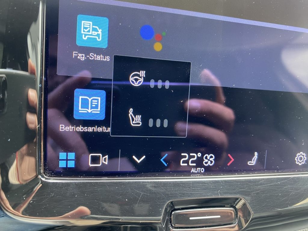 Volvo XC60 R Design Recharge Plug-In Hybrid AWD T8 Twi