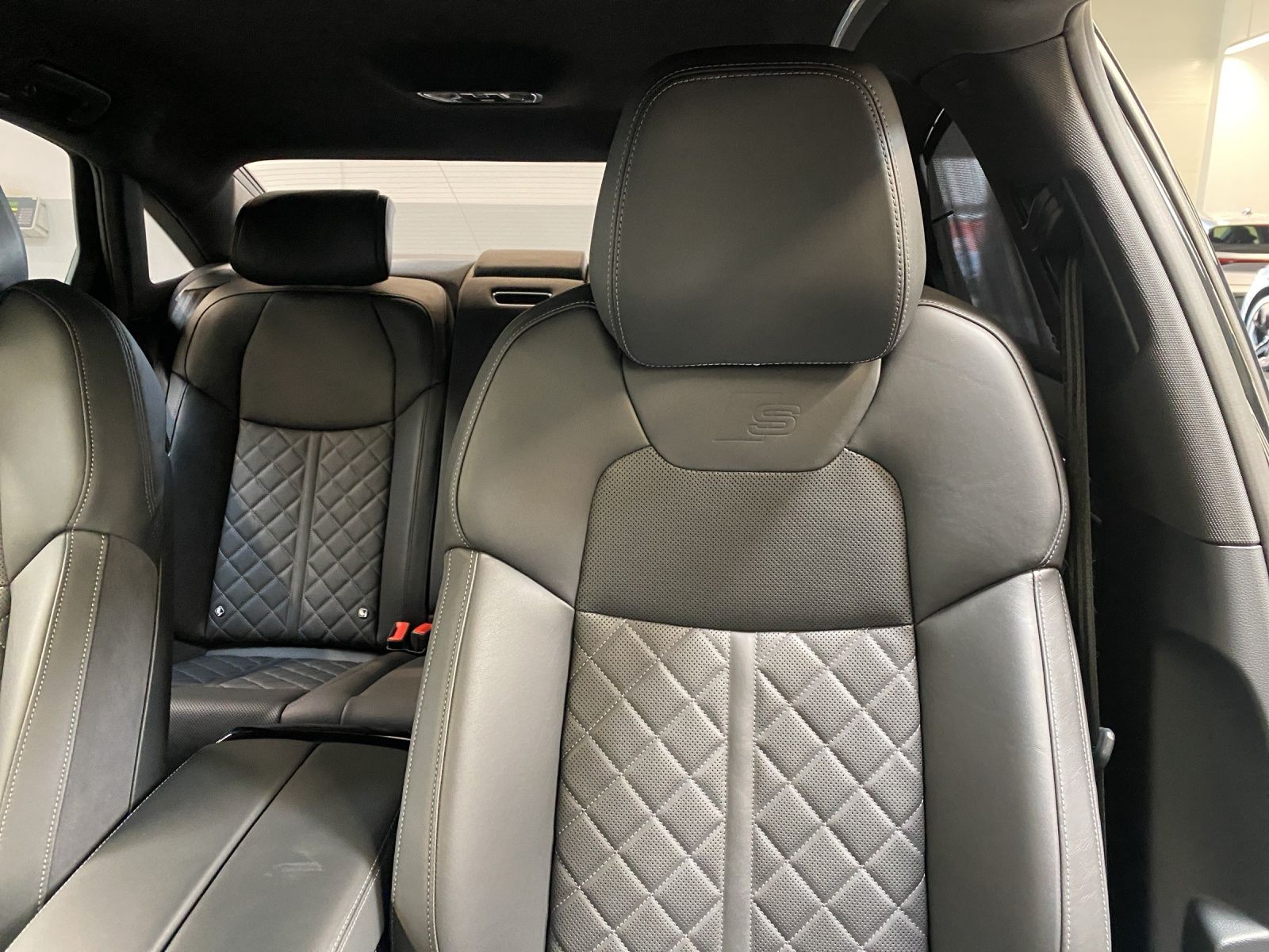 Audi A8 50 3.0 TDI quattro S-line - Samsaru's Car Outlet