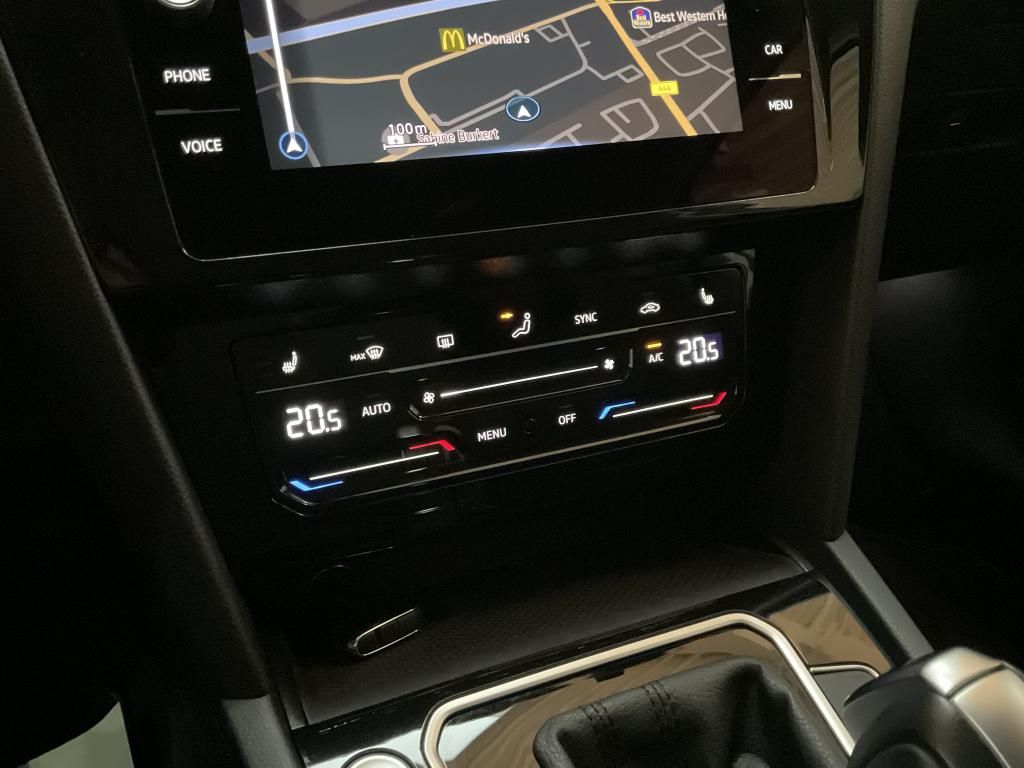 Volkswagen Passat Variant 1.5 TSI DSG Elegance - Samsaru's Car Outlet