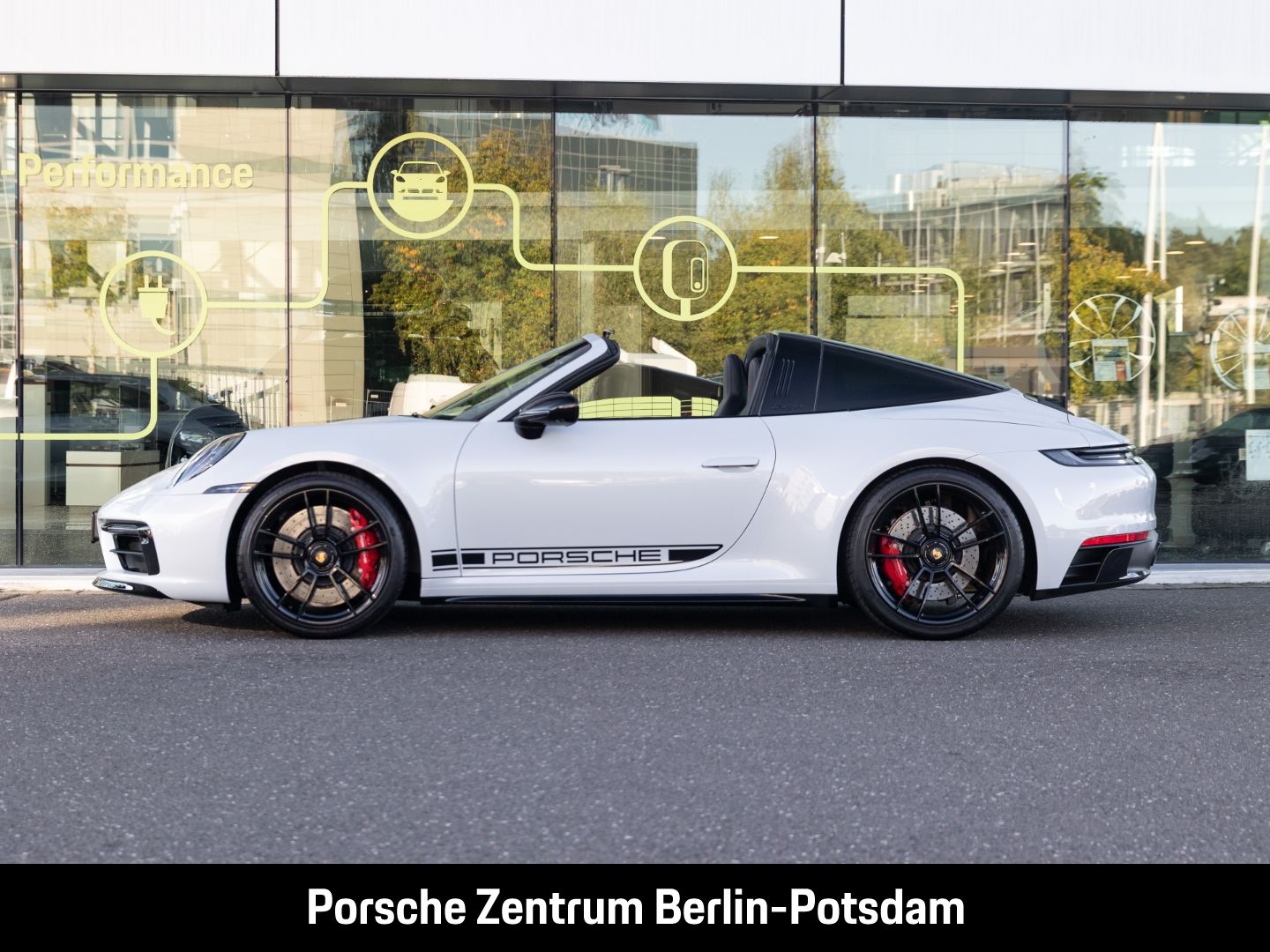 Porsche 992 911 Targa 4 GTS Burmester Sportabgas LED-Mat
