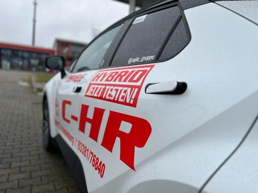 Toyota C-HR Hybrid - Samsaru's Car Outlet