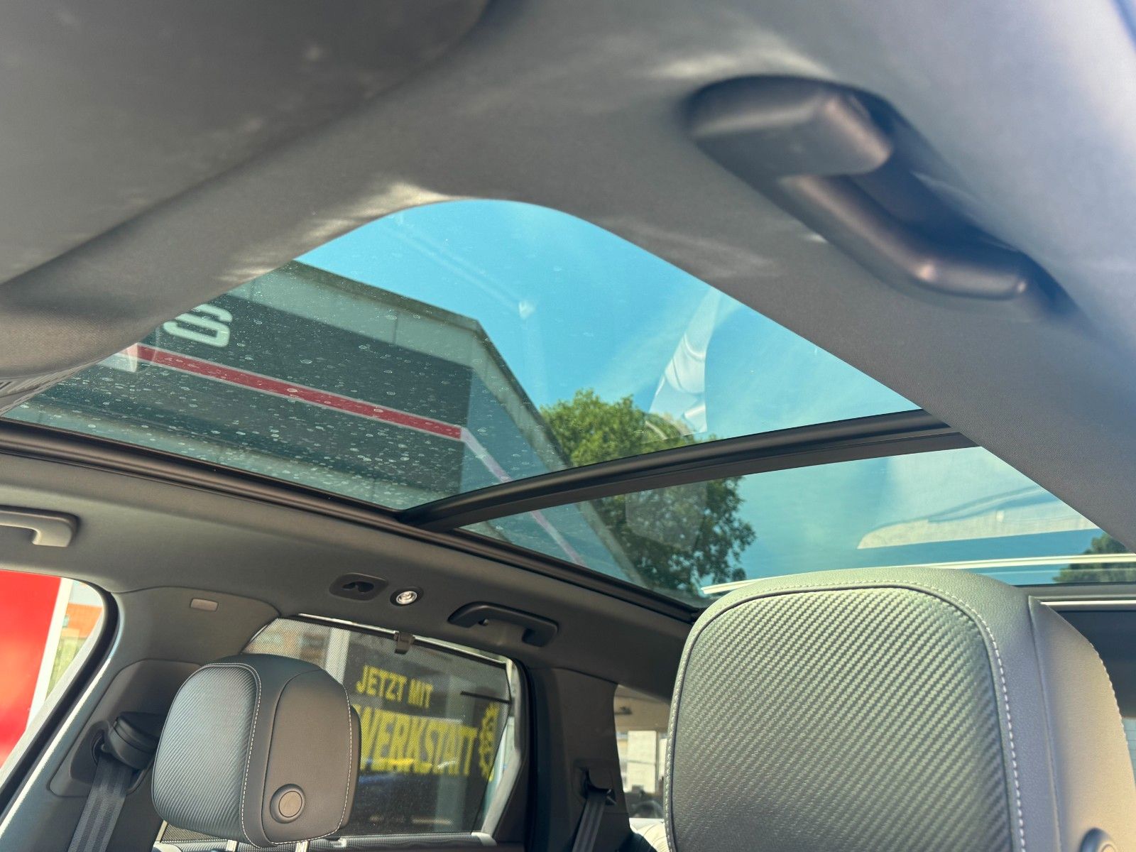 Volkswagen Touareg 3.0 TDI 4Motion R-Line - Samsaru's Car Outlet