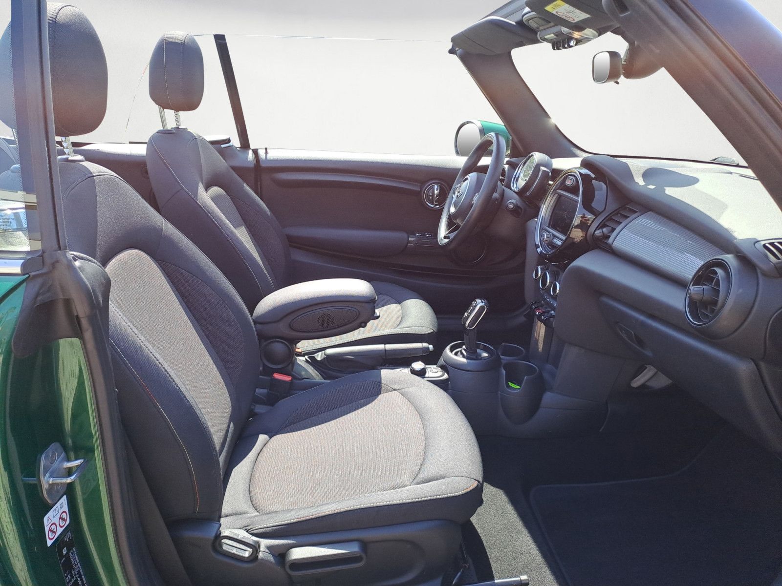 MINI Cooper Cabrio - Samsaru's Car Outlet