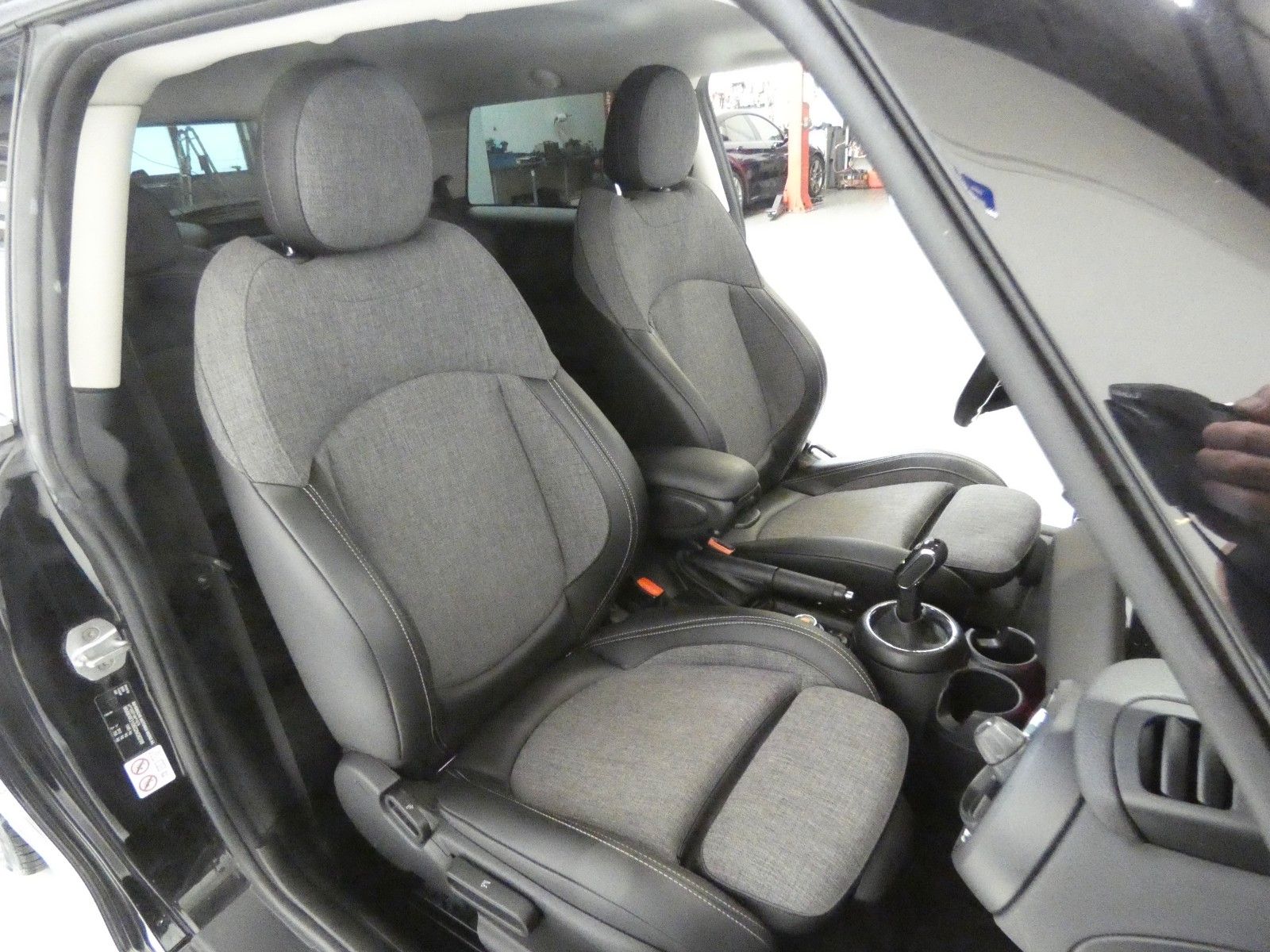 MINI Cooper Chili - Samsaru's Car Outlet