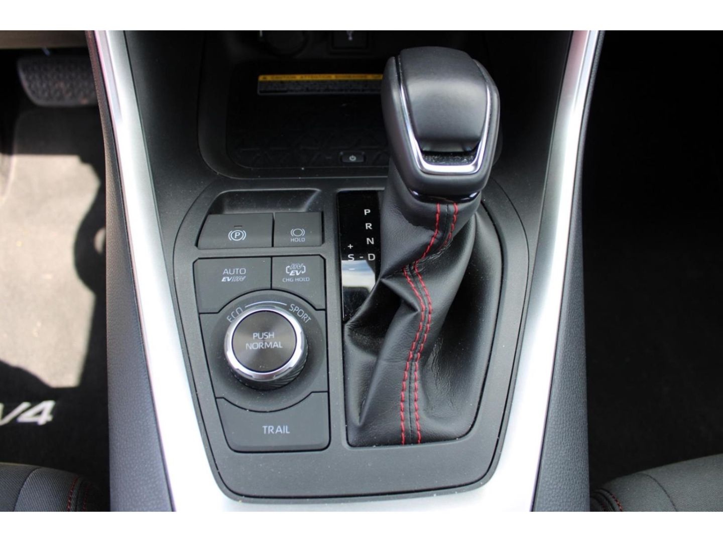 Toyota RAV 4 Plug-In Hybrid 4X4 - Samsaru's Car Outlet