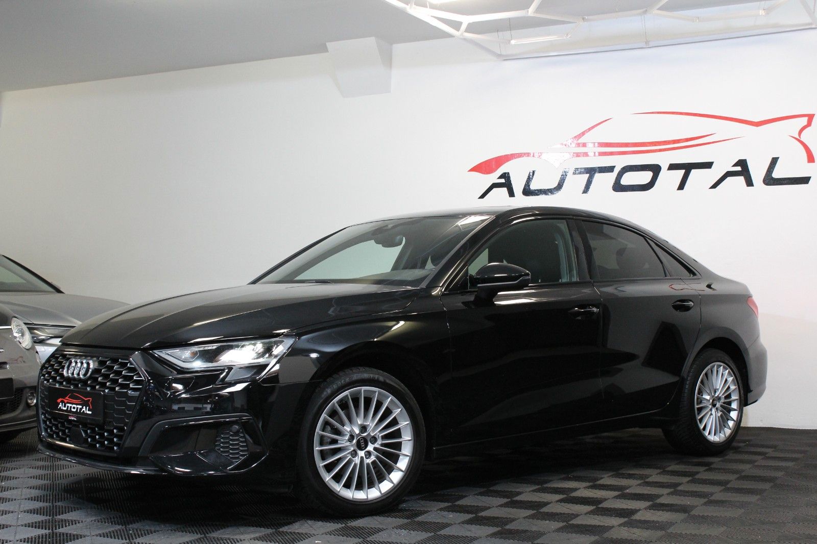 Audi A3*Limousine*30 TFSI*Advanced*Automatik*LED*Navi