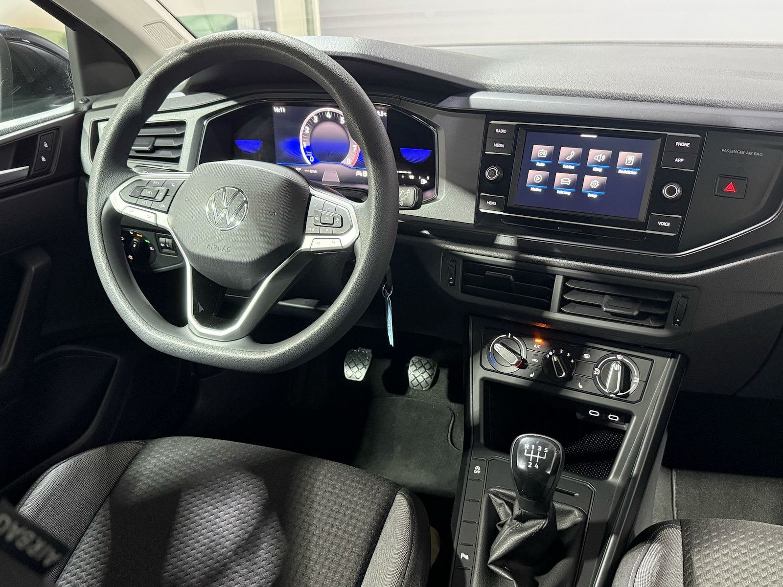 Volkswagen Taigo 1.0 TSI - Samsaru's Car Outlet