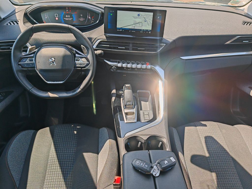 Peugeot 3008 PureTech 130 EAT8 - Samsaru's Car Outlet