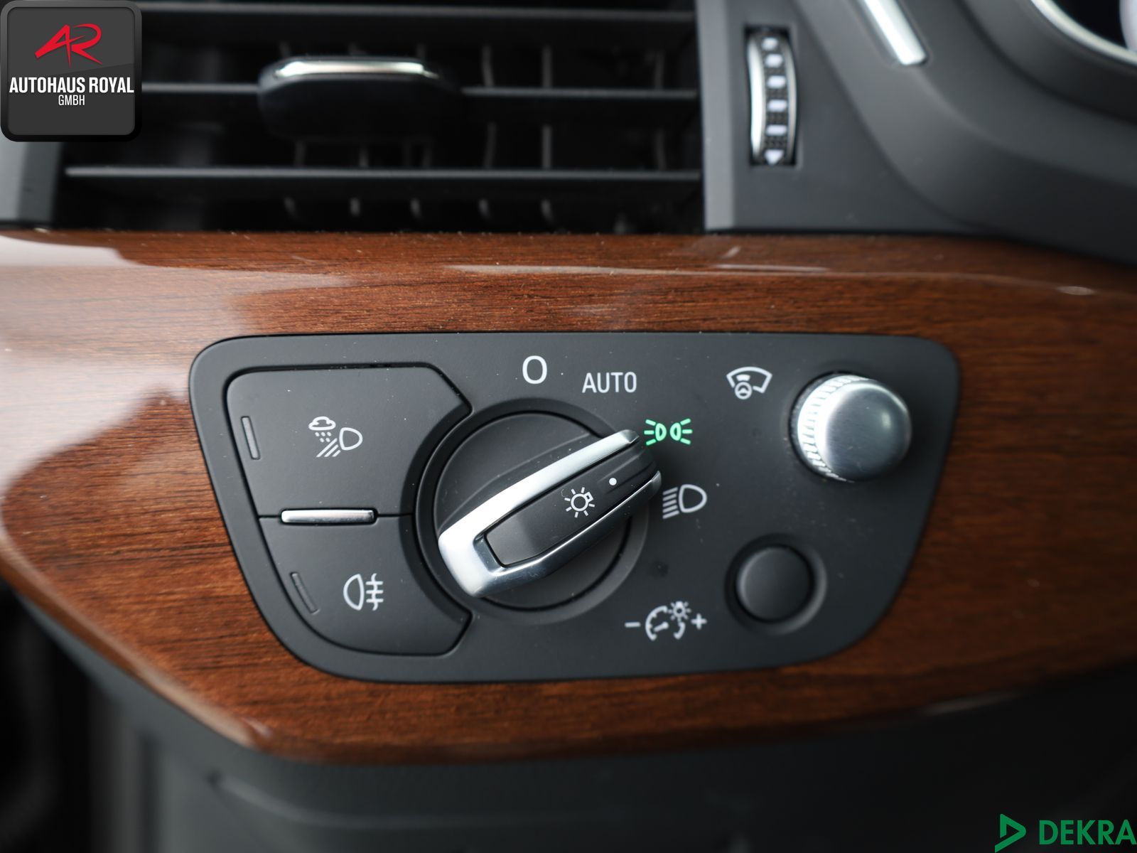 Audi A4 Limousine 45 TFSI qu S LINE - Samsaru's Car Outlet