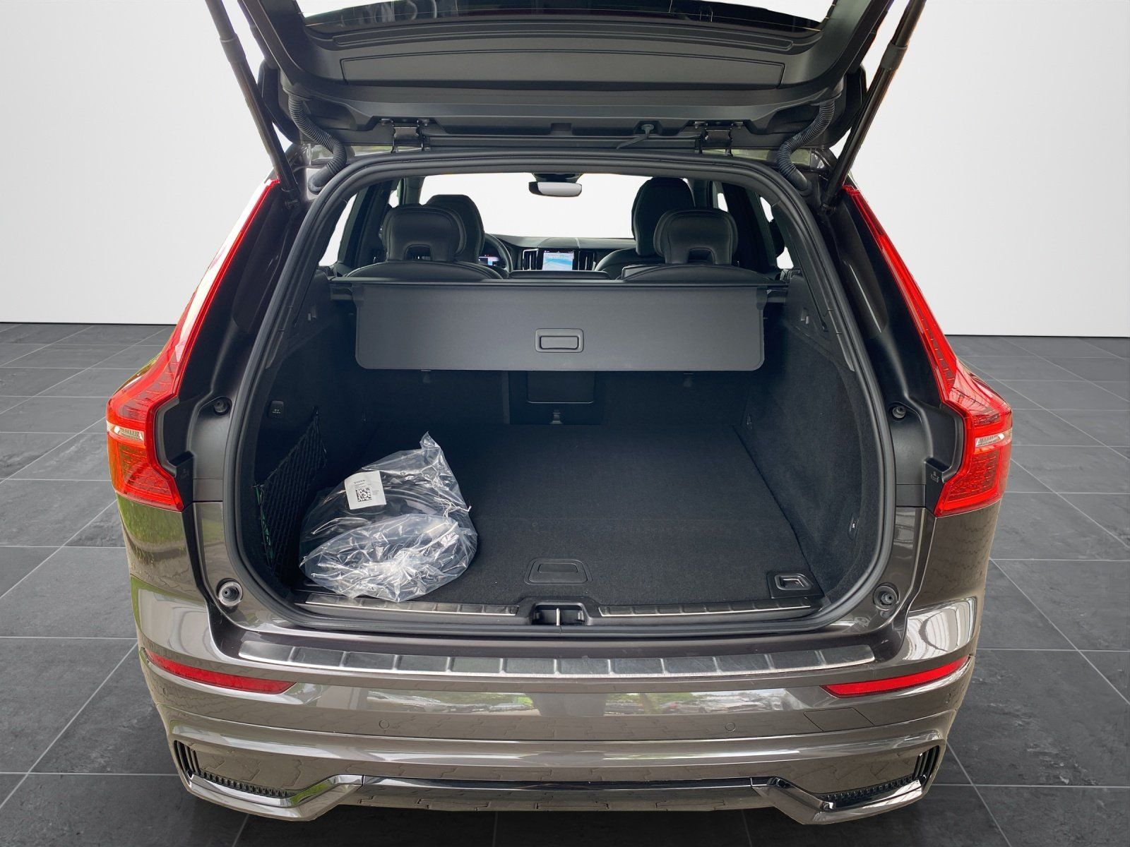 Volvo XC60 T8 Ultimate Dark Recharge AWD*AHK*Pano*WiPa