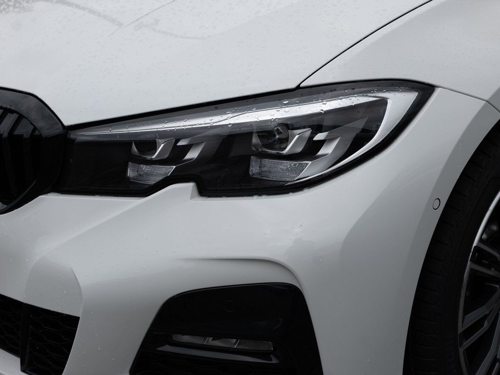 BMW 330e Touring M-Sportpaket - Samsaru's Car Outlet