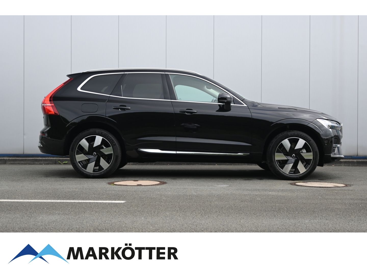 Volvo XC60 T6 AWD Plus Bright Recharge Plug-In Hybrid - Samsaru's Car Outlet