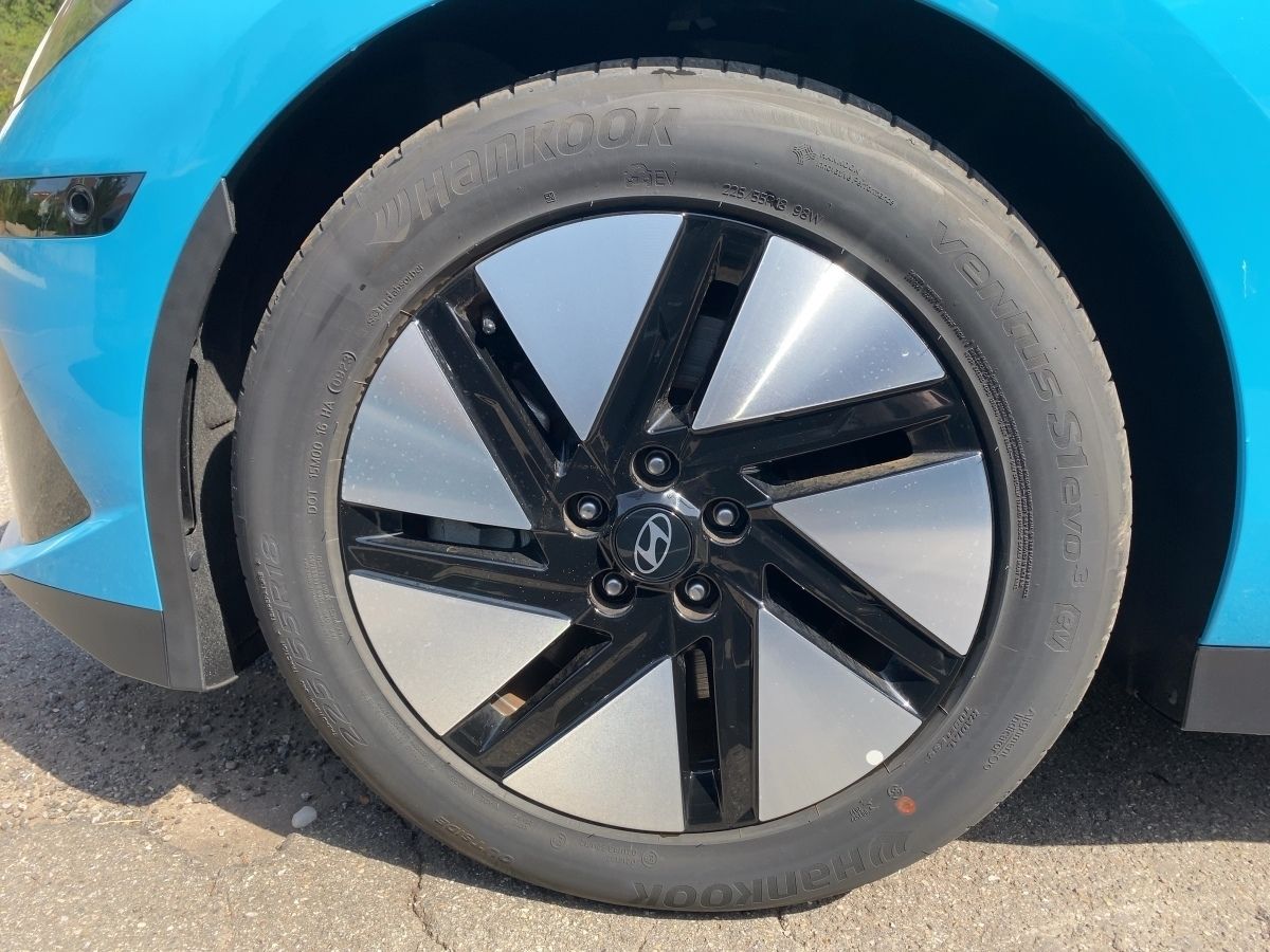 Hyundai IONIQ 6 4WD 77,4kWh UNIQ, Voll dig. Außenspiegel